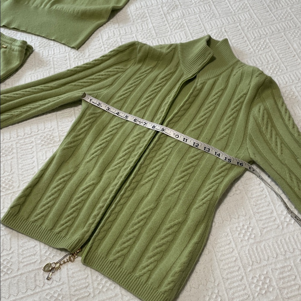 100% cashmere ST. JOHN Green cable Knit sweater - Picture 12 of 17